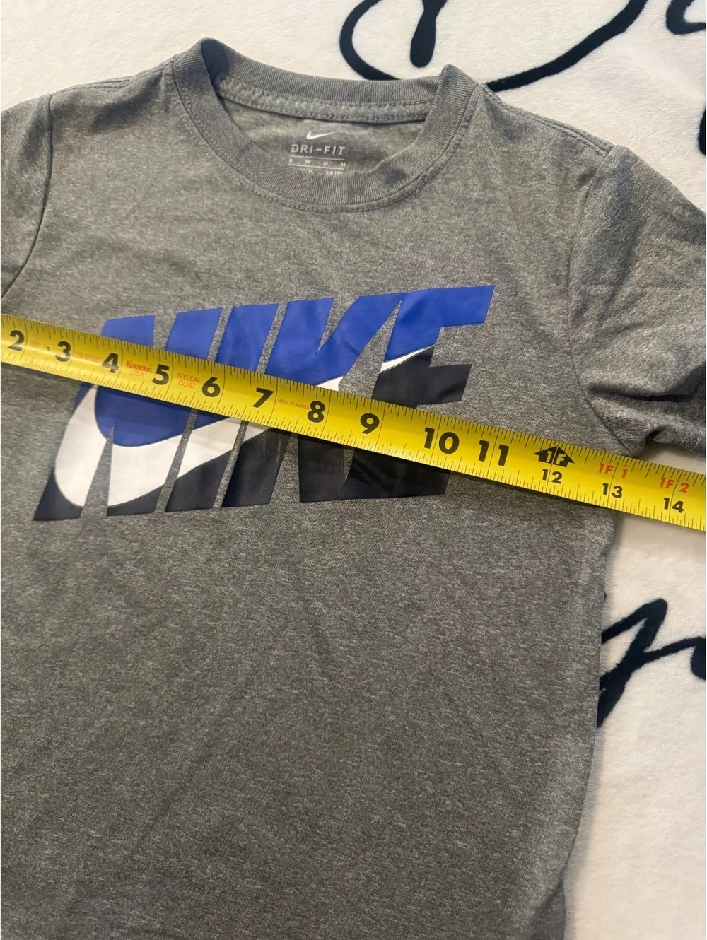 Nike Dri-Fit Boys' Gray Tri-Color Logo Crewneck Short-Sleeve T-Shirt Size S 5/6